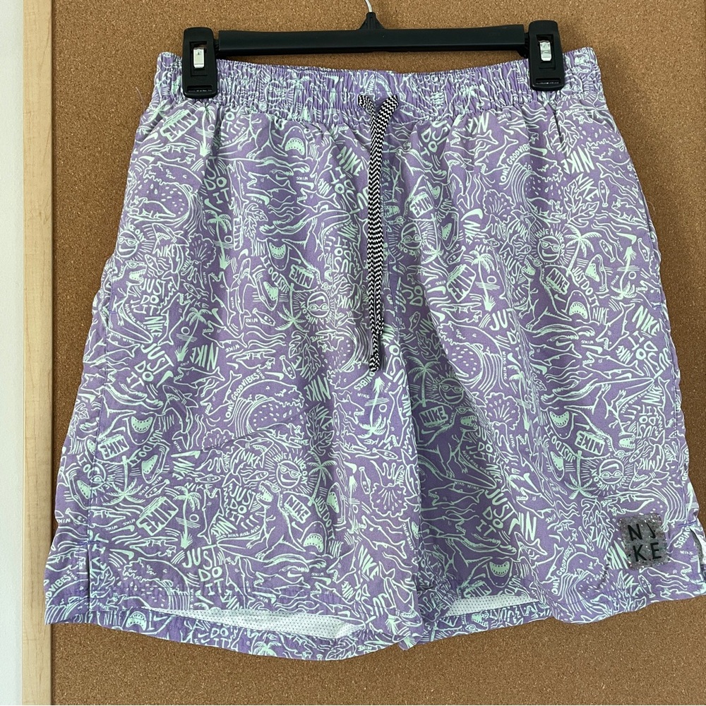 Nike Men’s Shark Lap 6” Volley Swim Trunks Color Atomic Violet size Medium